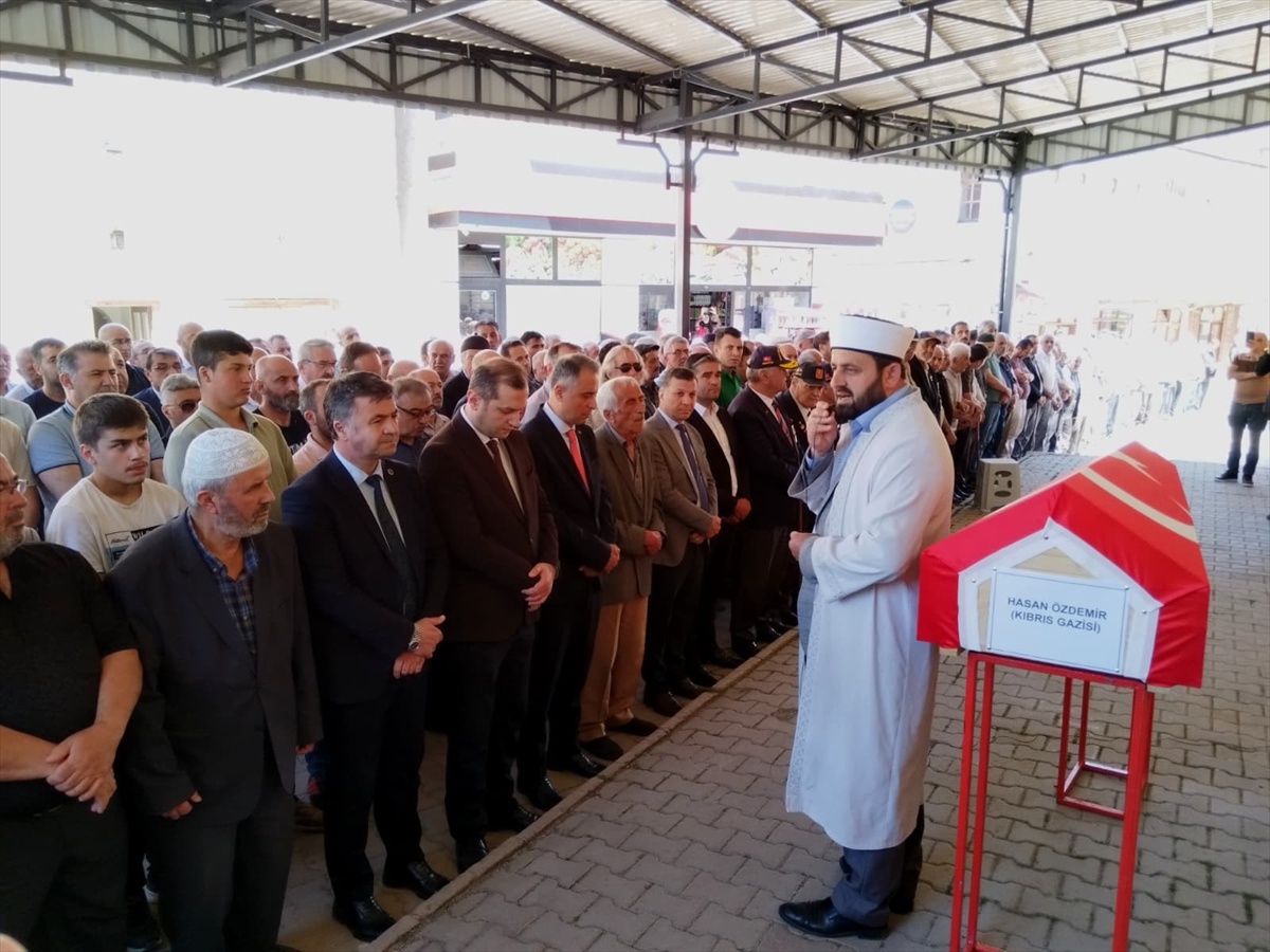 Kıbrıs Gazisi Hasan Özdemir Son Yolculuğuna Uğurlandı