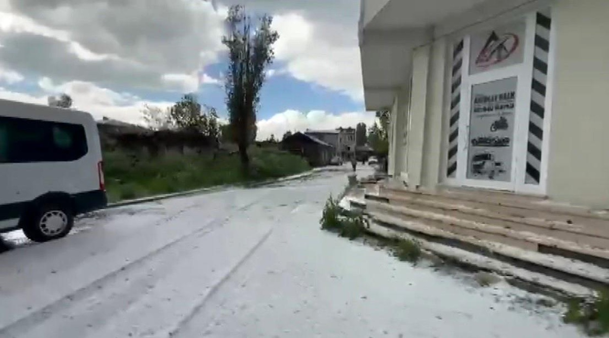 Kars\'ta Doluyla Kış Sırası