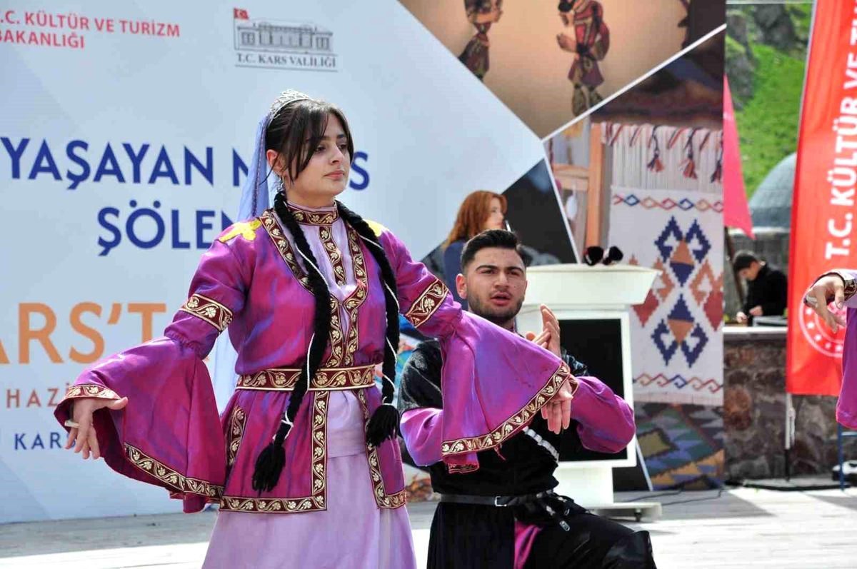 Kars\'ta Yaşayan Miras Şöleni
