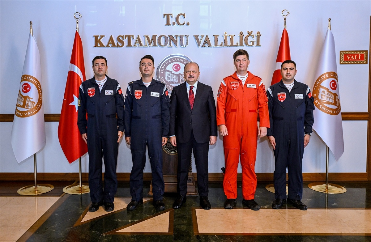 Türk Yıldızları\'ndan Kastamonu Valisi\'ne Ziyaret
