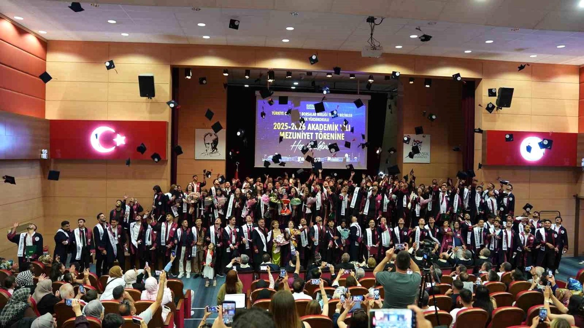 KBÜ TOBB MYO\'dan Mezuniyet Coşkusu