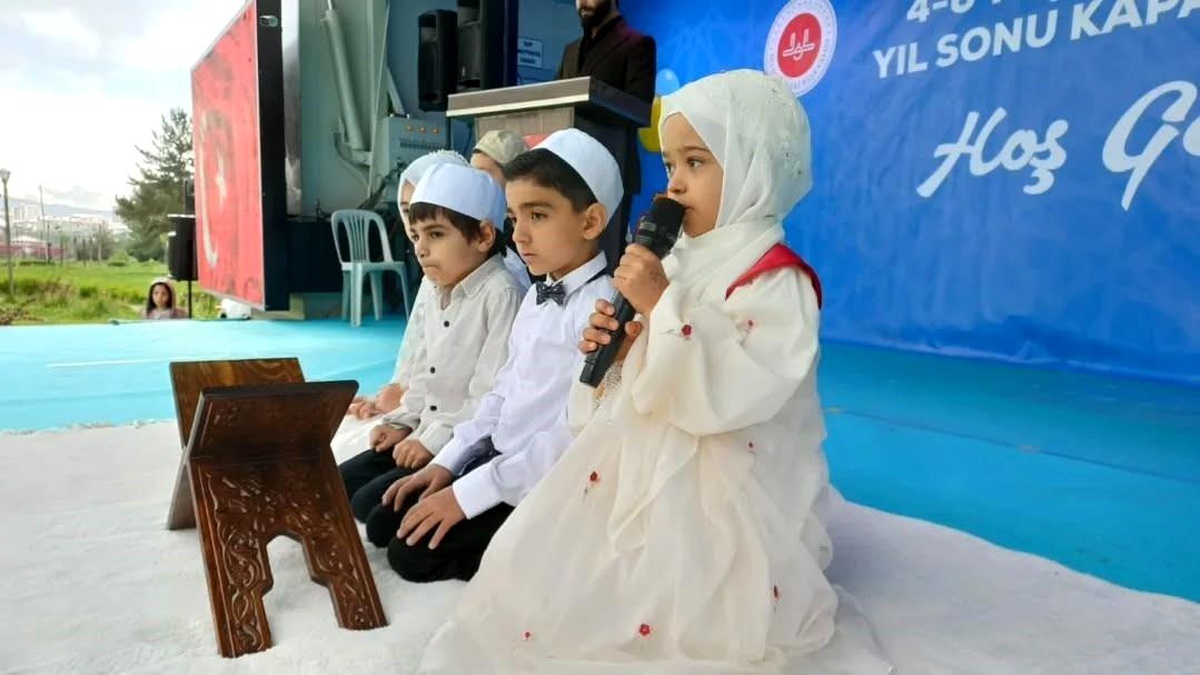 Kur\'an kursunda yıl sonu coşkusu