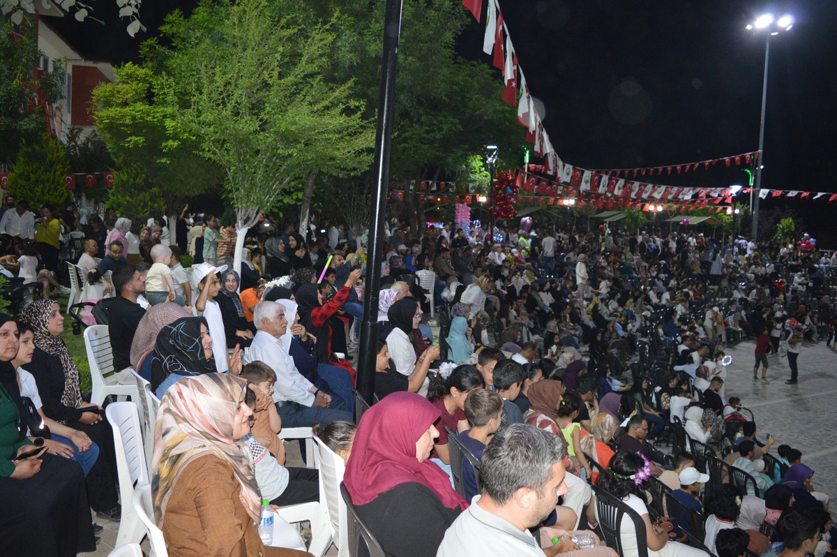 Yeşilli\'de 18. Kiraz Festivali Başladı