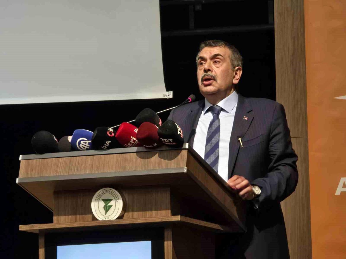 Bakan Tekin, İmamoğlu-Özel ilişkisini \'Tosun Paşa\' ile benzetti