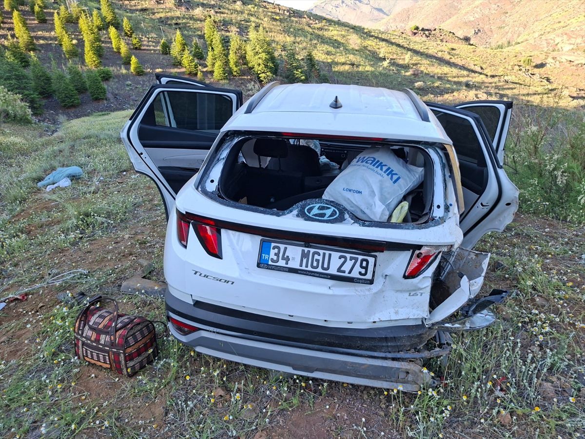 Ulukışla\'da SUV Devrildi: 5 Yaralı