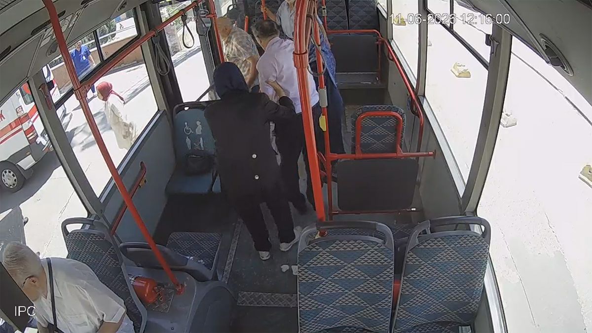 Sakarya\'da Otobüs Şoförü Yoğun Bakımda Fenalaşan Yolcuyu Hastaneye Ulaştırdı