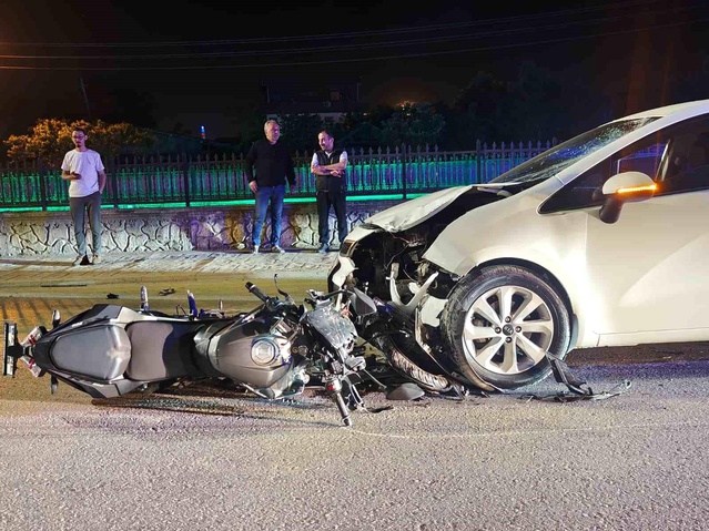 Akyazı'da Trafik Kazası: Motosiklet Sürücüsü Yaralandı