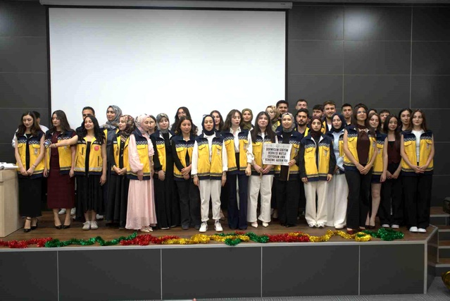 RTEÜ’de paramedik öğrencilerine yelek giyme töreni