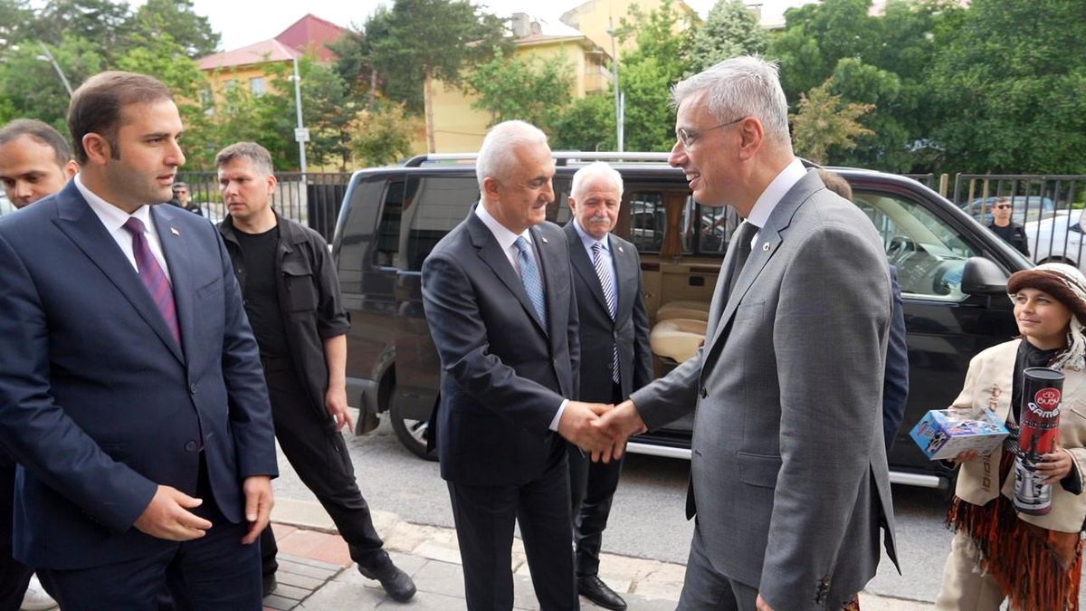 Sağlık Bakanı Memişoğlu\'ndan Muş\'ta Sağlık Vurgusu