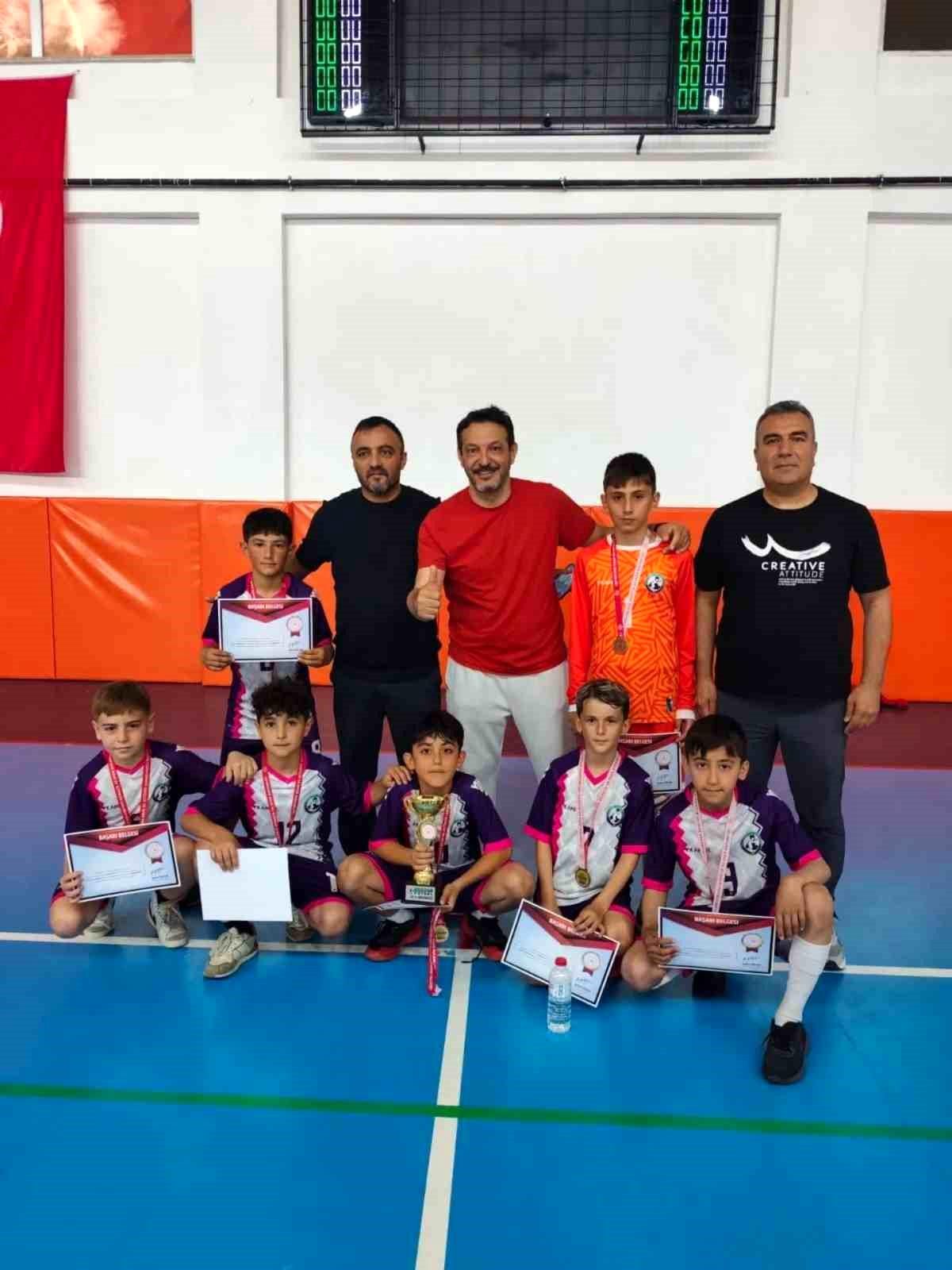 Sivas\'ta Küçük Erkekler Futsal Müsabakaları Tamamlandı