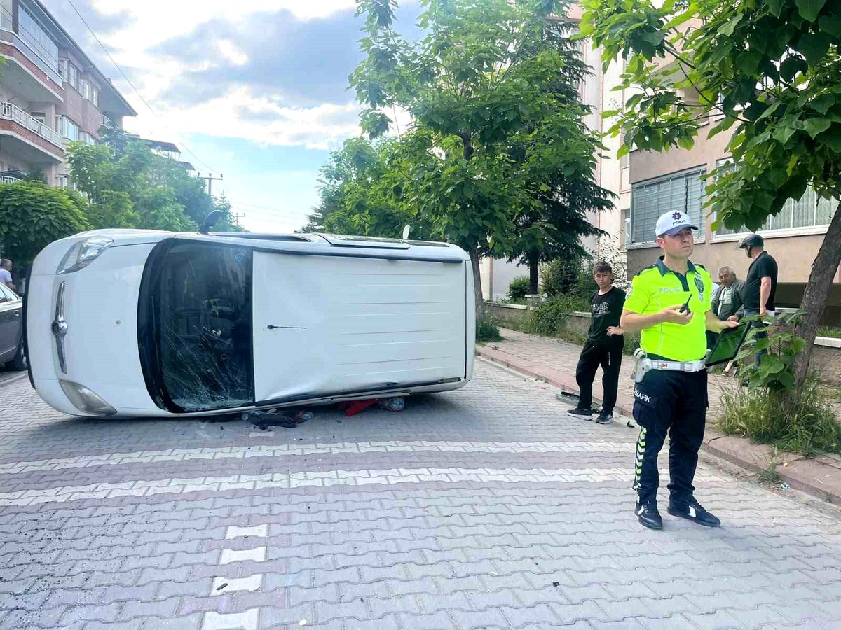 Tavşanlı\'da Trafik Kazası: 2 Yaralı