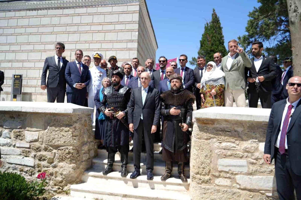 TBMM Başkanı Kurtulmuş, Gazi Süleyman Paşa Türbesi\'ni ziyaret etti
