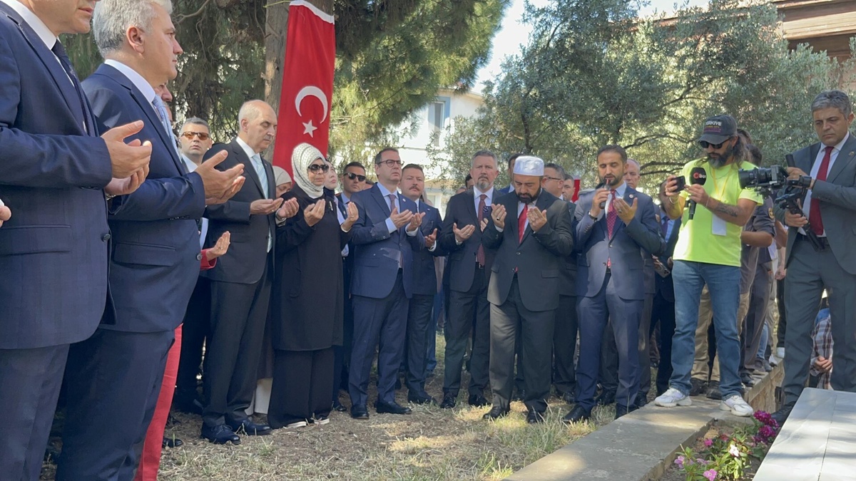 Kurtulmuş\'tan Tarihi Mesajlar