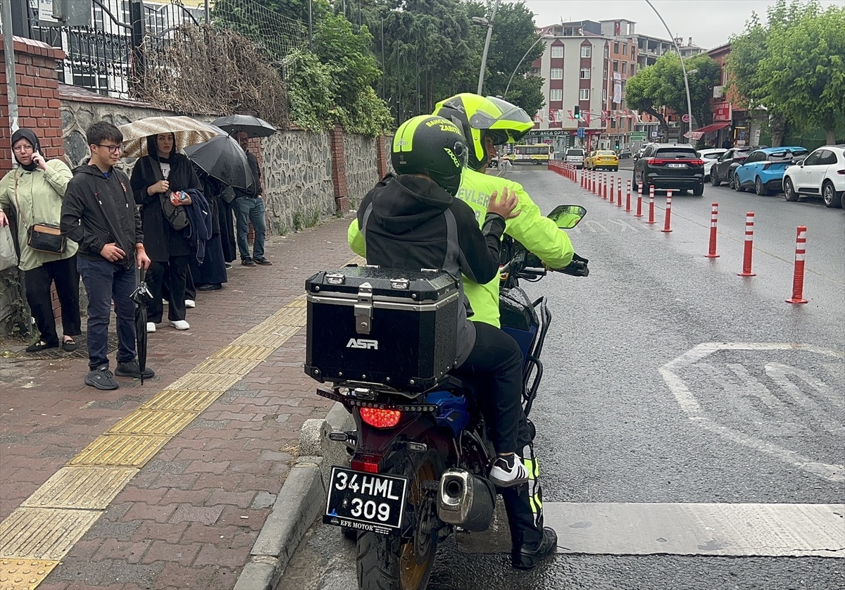 Bahçelievler Belediyesi\'nden Öğrencilere Destek