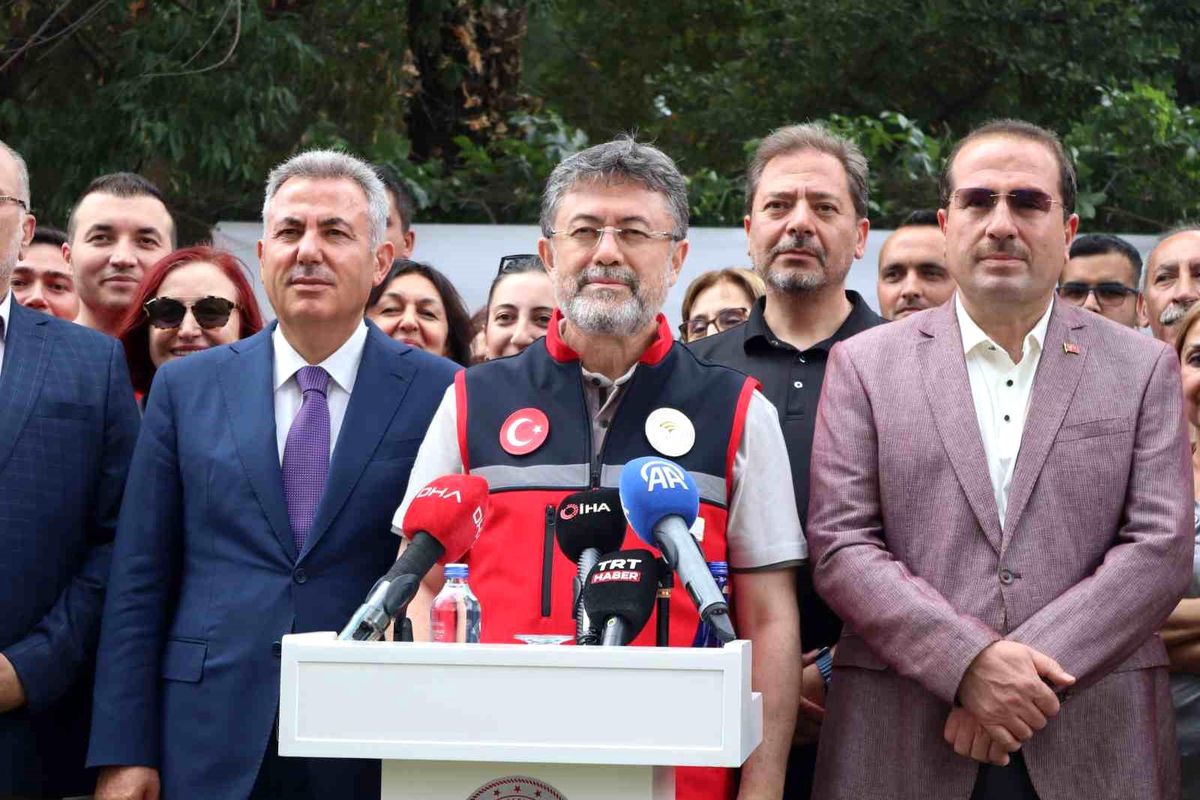 İzmir\'de Biyoteknik Mücadele Merkezi Açıldı