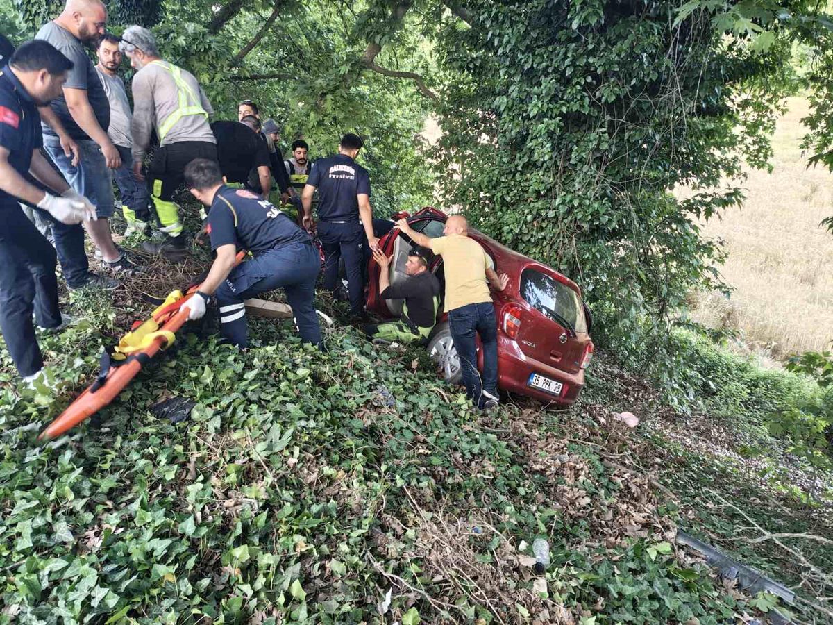 Şarampole uçan otomobilde 2 yaralı