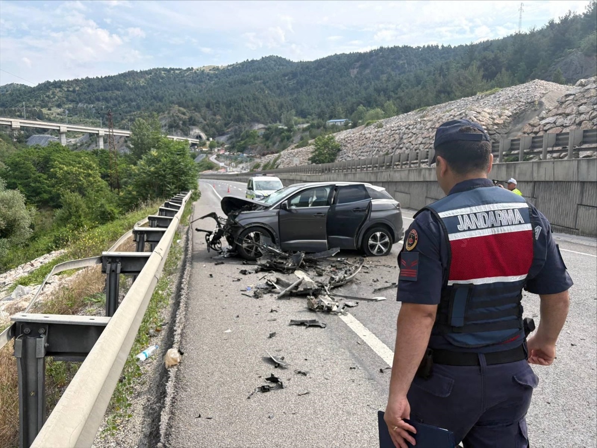 Bilecik’te Trafik Kazası: 2 Yaralı