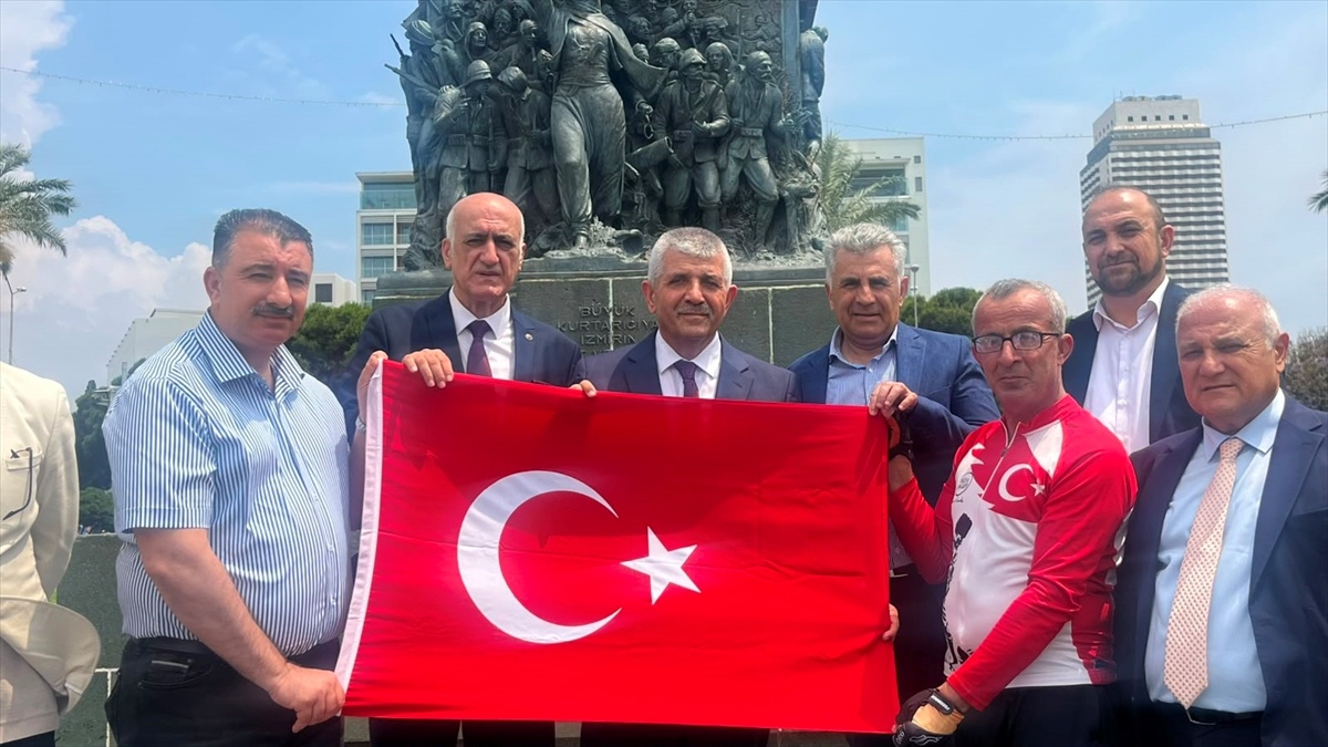 İzmir\'den Hatay\'a Vefa Pedalı: Deprem Şehitleri İçin Bisiklet Yolculuğu