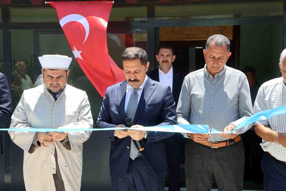 Mansurlu Mahalle Camii İbadete Açıldı