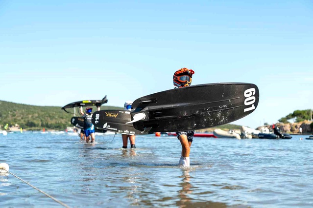 Çeşme Motosurf Şampiyonası Başladı