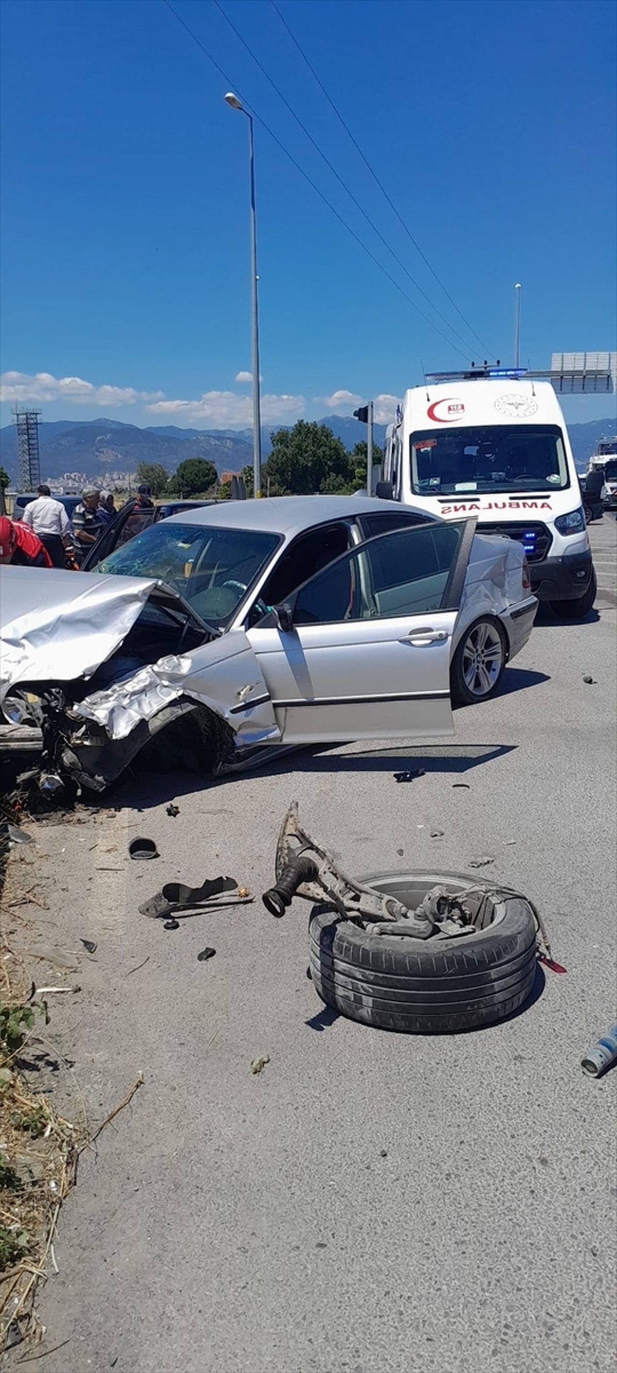 Edremit\'te Trafik Kazası: 4 Yaralı