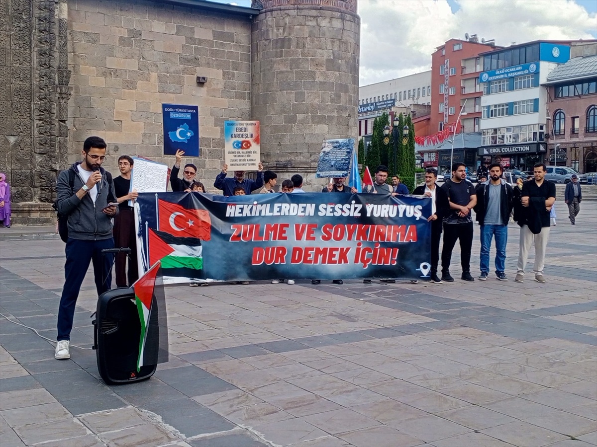 Erzurum\'da Gazze için 135. haftada sessiz yürüyüş