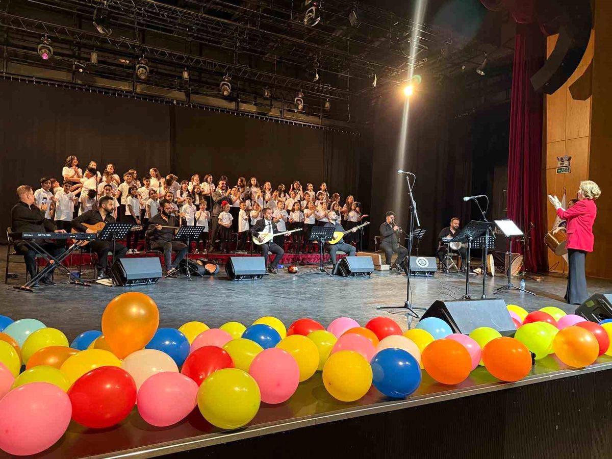 THM Çocuk Korosu\'ndan Muhteşem Yıl Sonu Konseri