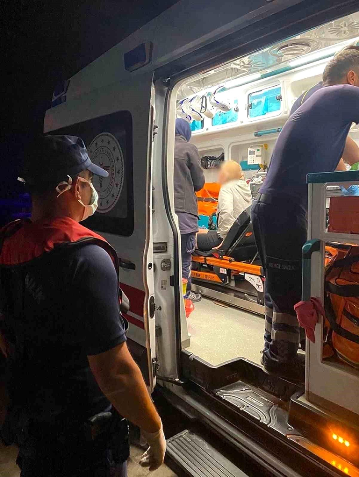 Fethiye\'de Ticari Gemide Rahatsızlanan Vatandaşa Müdahale