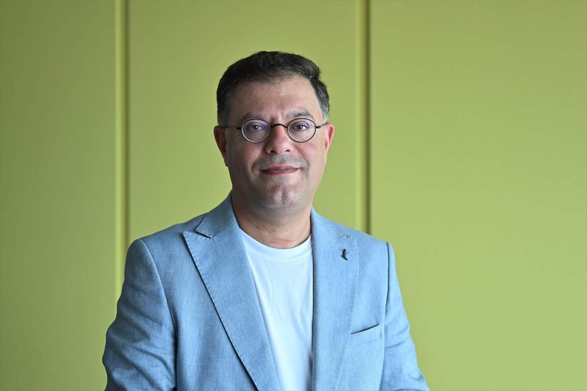 Hüseyin Goncagül: Sanatın ve Eğitimin Ustası