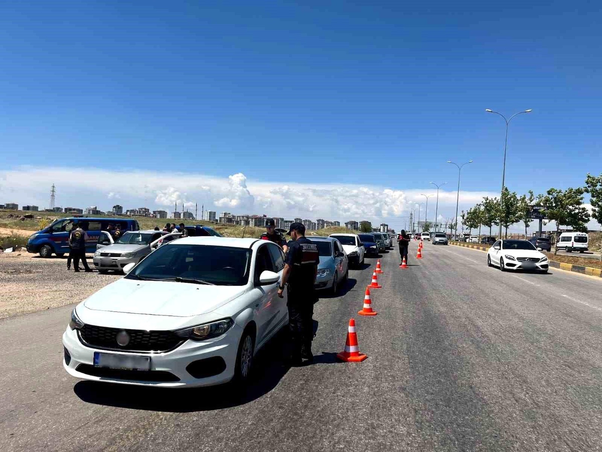 Gaziantep\'te Huzur Uygulaması: 176 Aranan Kişi Yakalandı