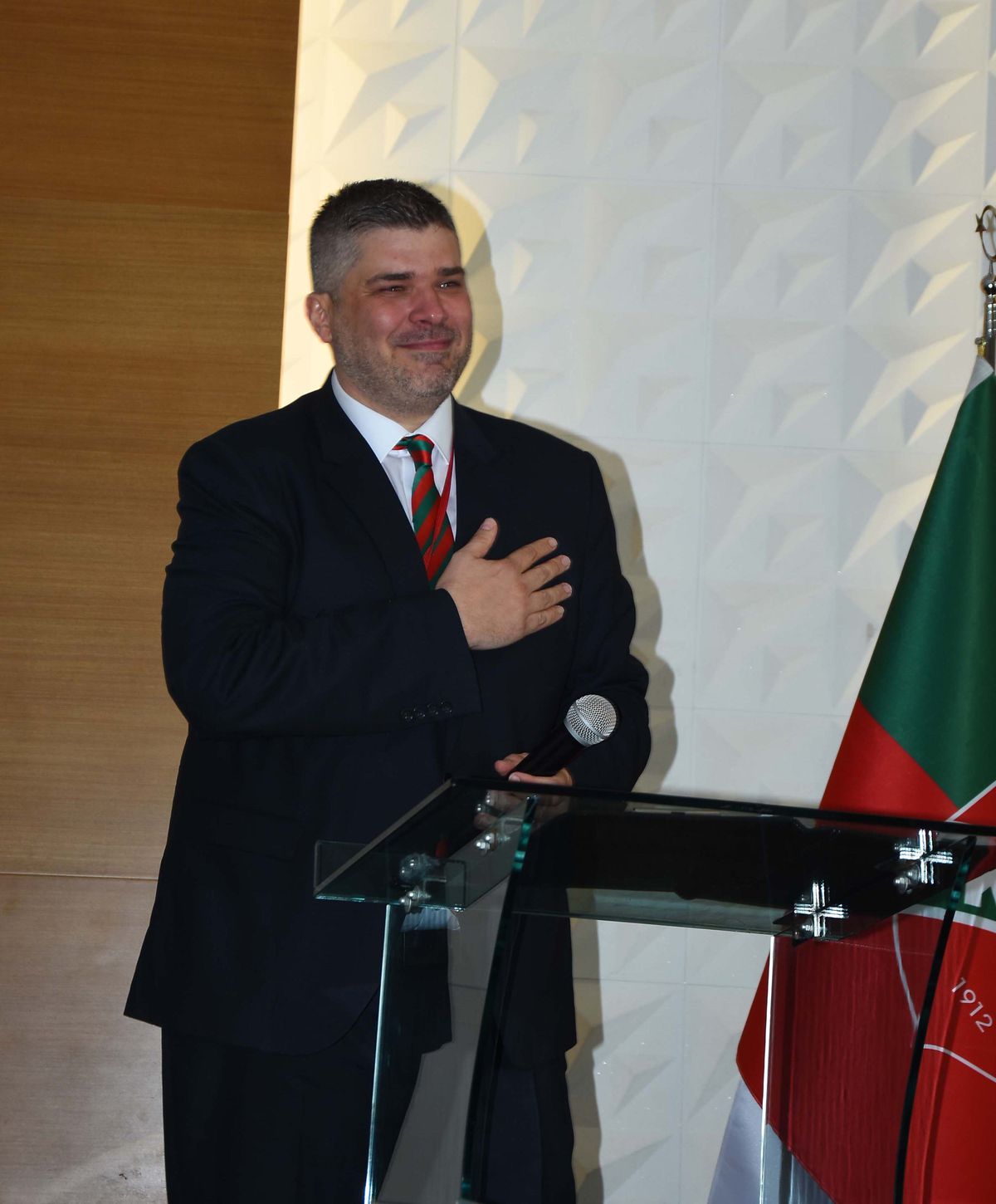 Karşıyaka\'da Yeni Dönem: Yiğit Tusder Başkan
