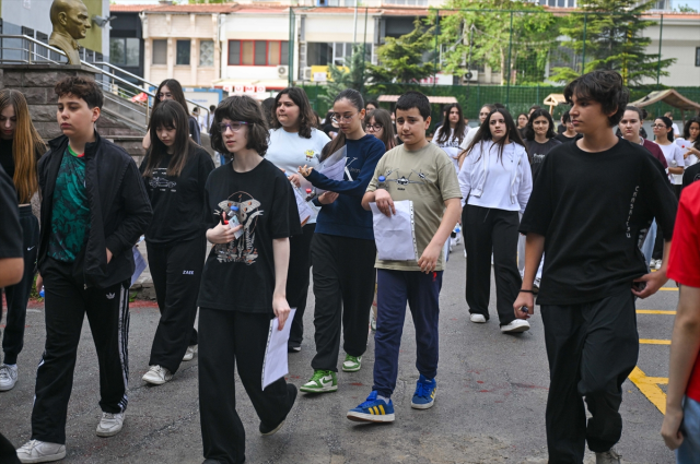 LGS maratonu başladı! 1 milyondan fazla öğrenci ter döküyor