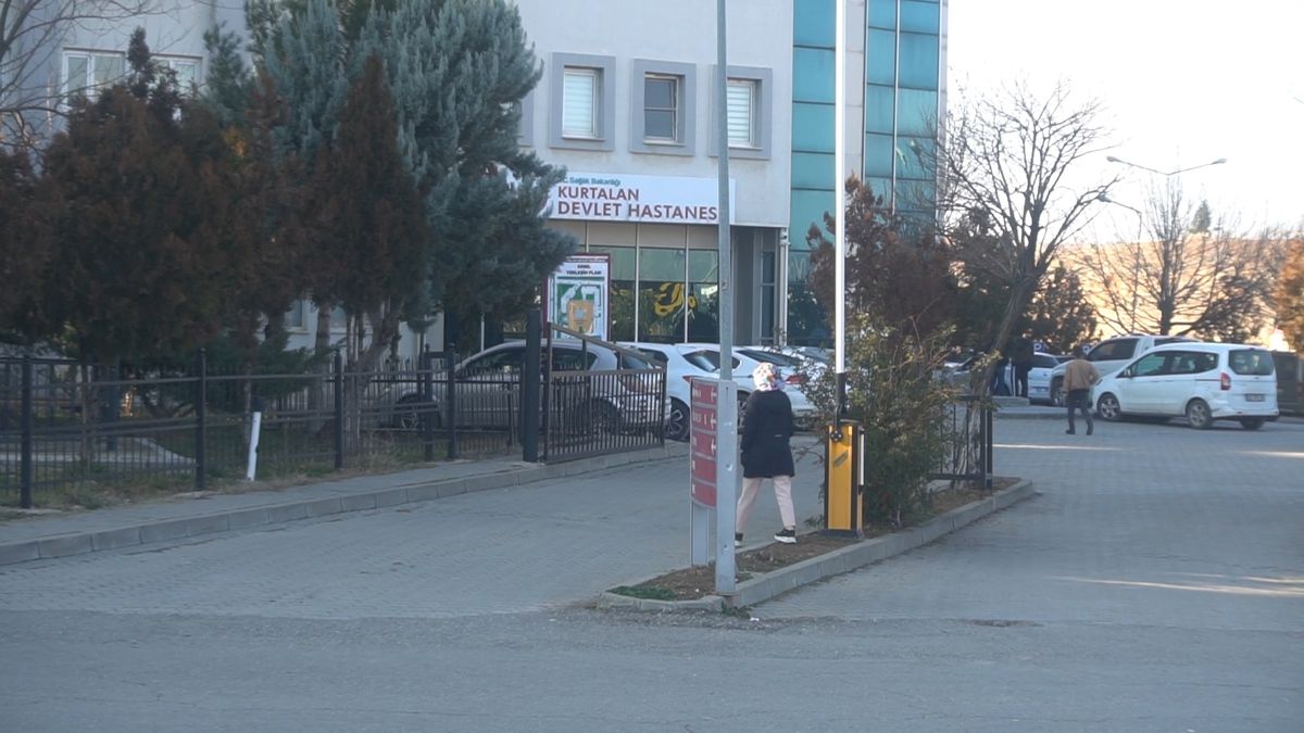 Siirt\'te Bebek Merdivenden Düştü, Hayatını Kaybetti