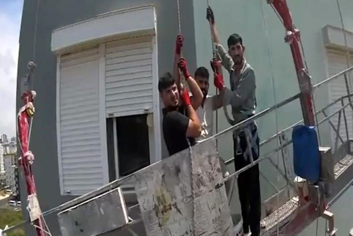 Mersin\'de Mahsur Kalan İşçiler Kurtarıldı