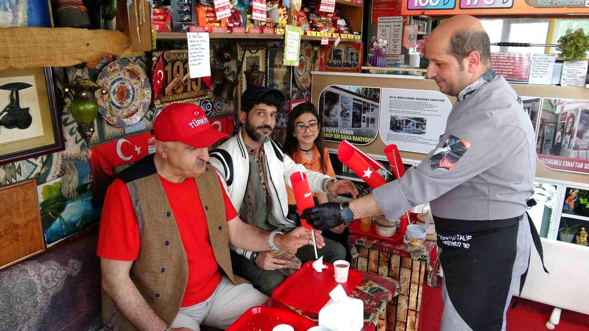 Destek için bayrak ve tost