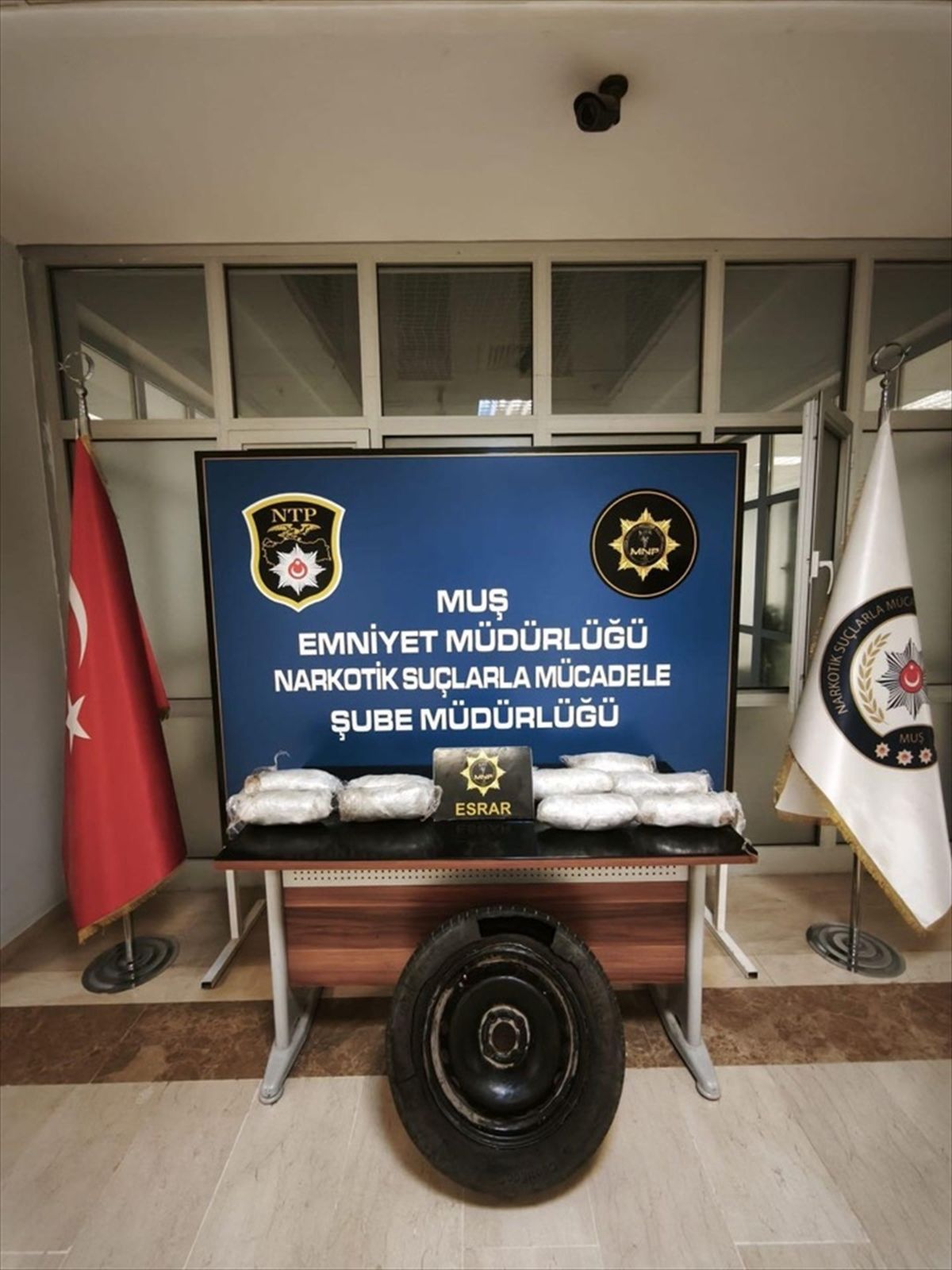 Muş\'ta Uyuşturucu Operasyonu: 4 Kilo Ele Geçirildi