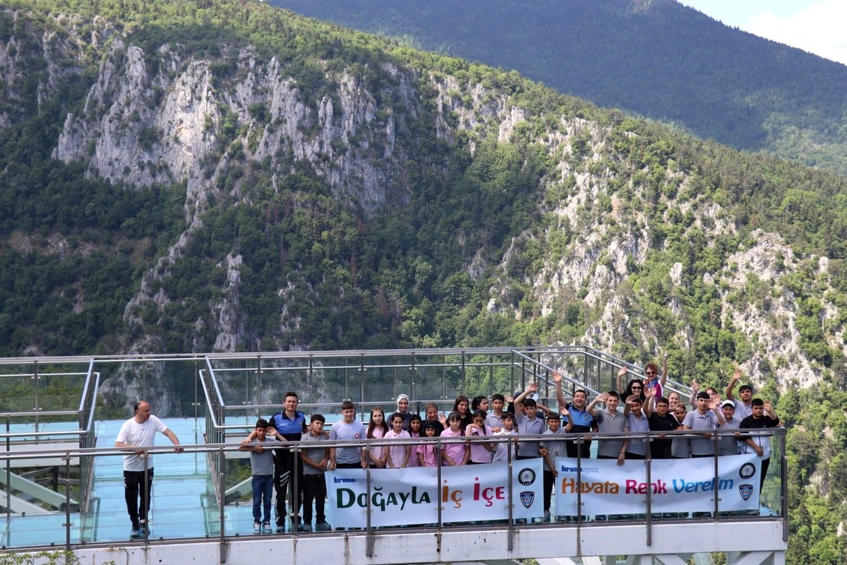 Öğrencilerden Kanyon ve Cam Teras Ziyareti