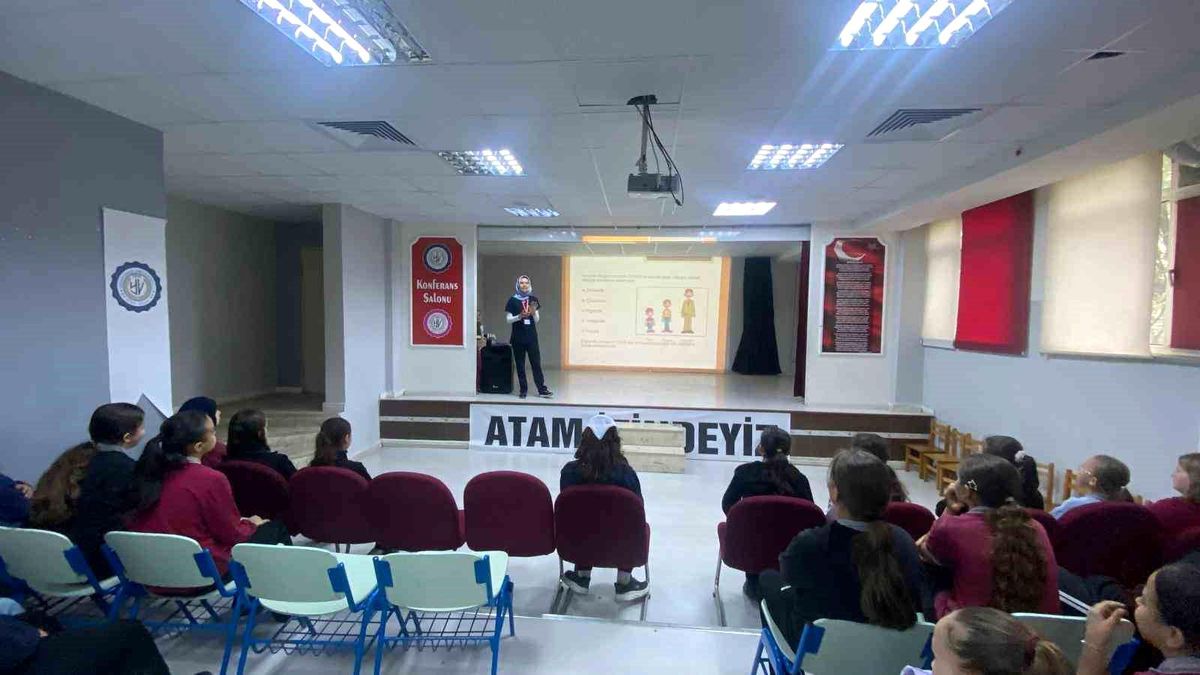 Çilimli\'de öğrencilere okul sağlığı eğitimi