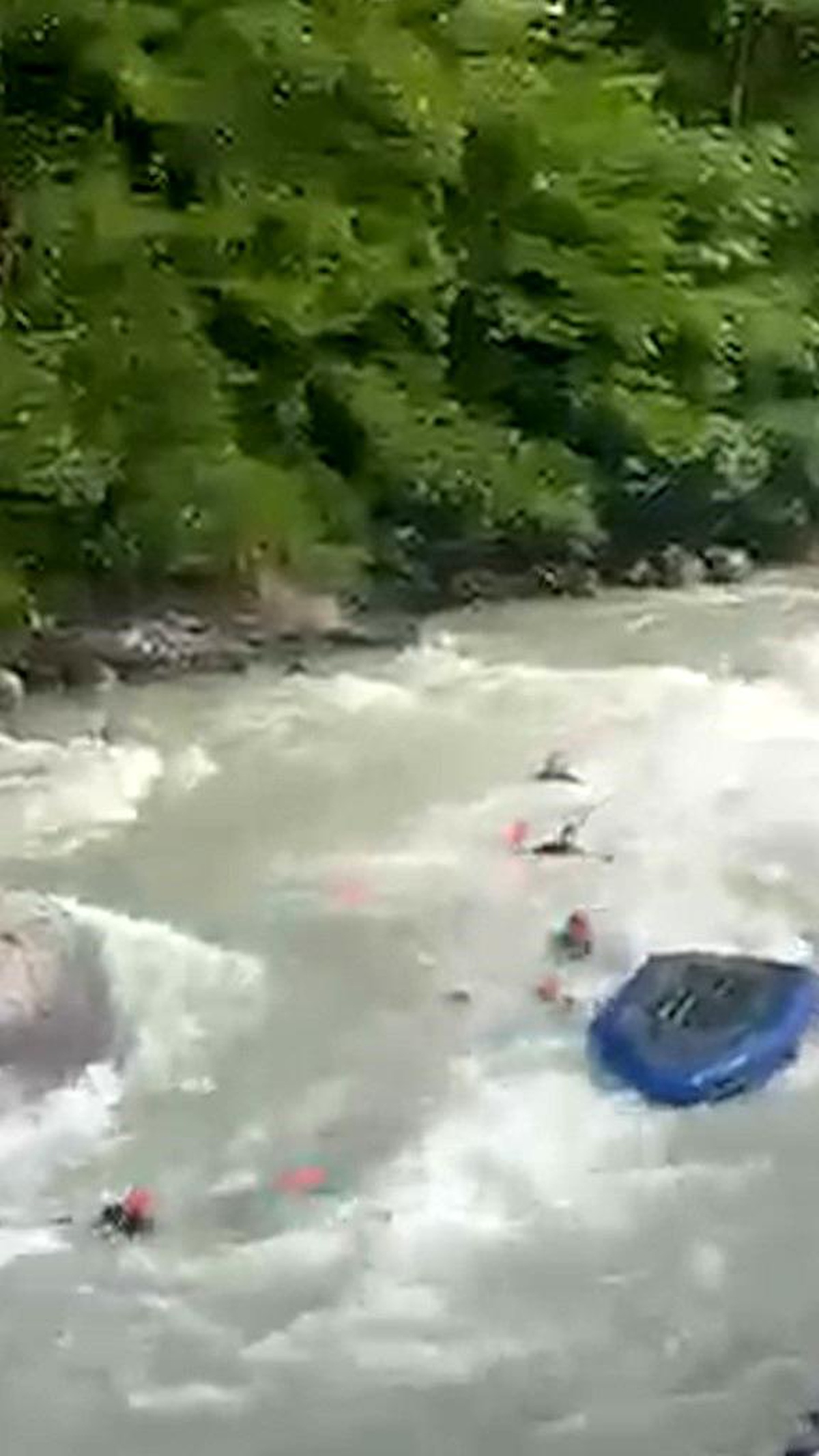Rize\'de AFAD botu devrildi: 1 ölü, 4 yaralı