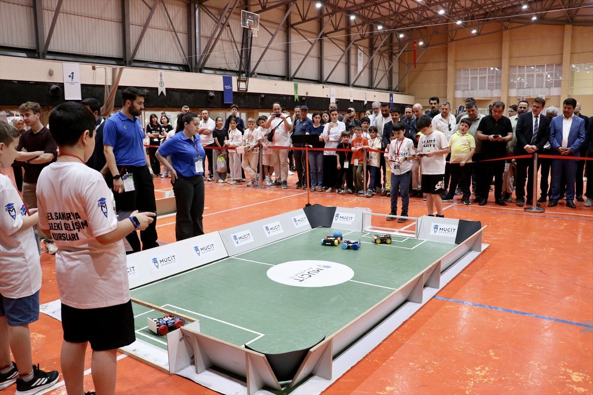 Sakarya\'da Robot ve Teknoloji Olimpiyatları Başladı