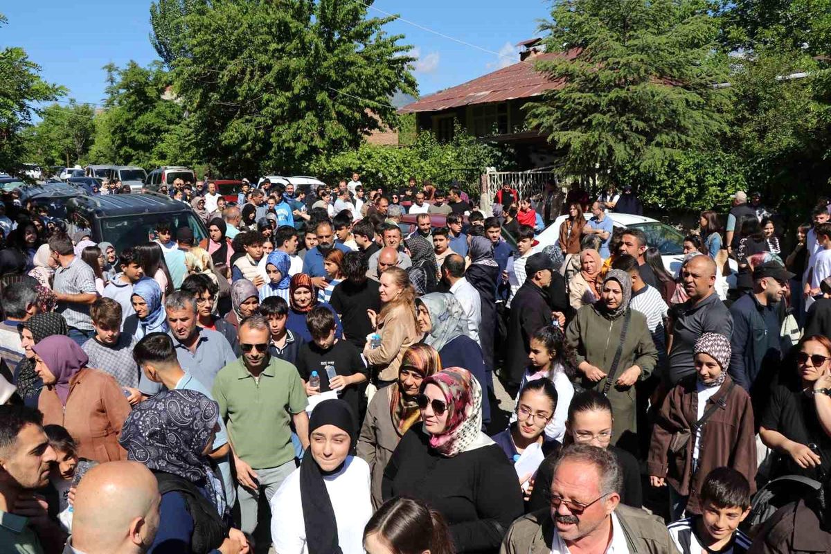 Oltu\'da LGS Sınavı Yoğun Katılımla Gerçekleşti