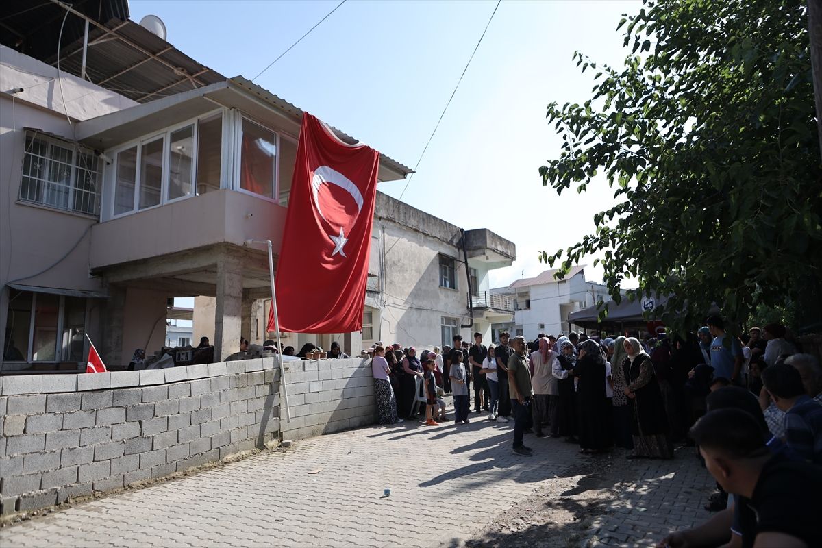 Beytüşşebap\'ta Şehit Jandarma Uzman Çavuşun Cenazesi Defnedildi