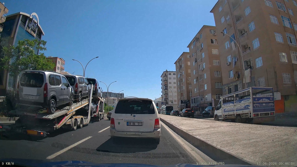 Diyarbakır\'da TIR Kazasından Son Anda Kurtuluş