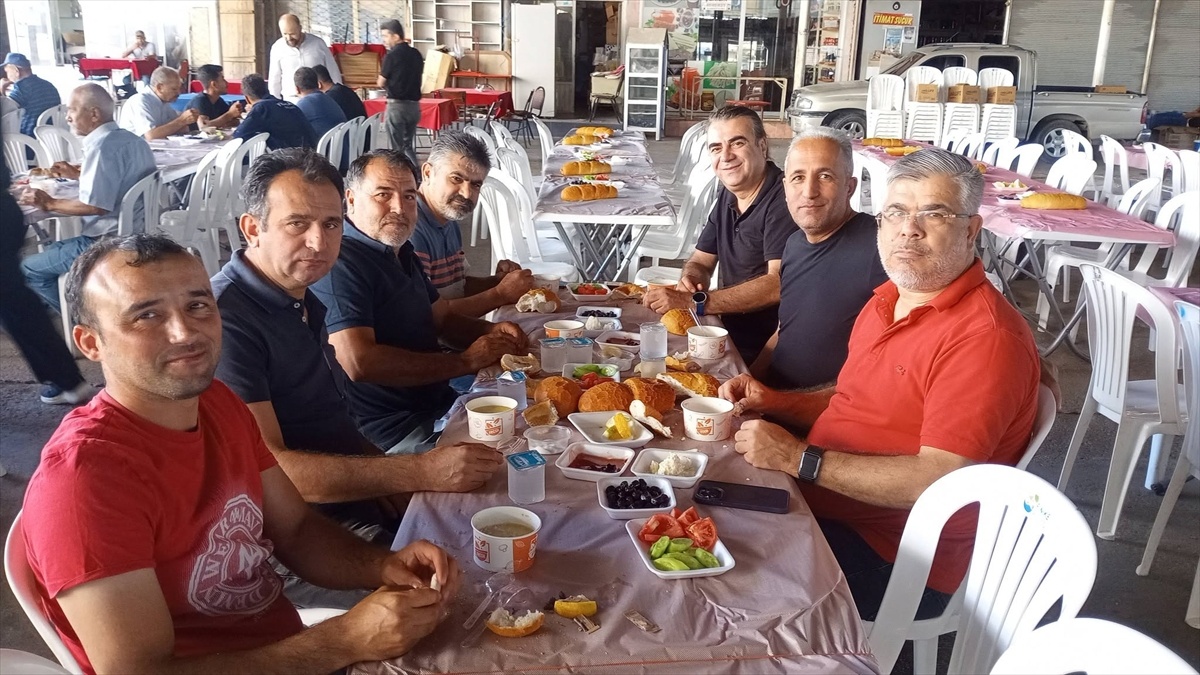 Esnaf Tanışma Kahvaltısı Düzenlendi