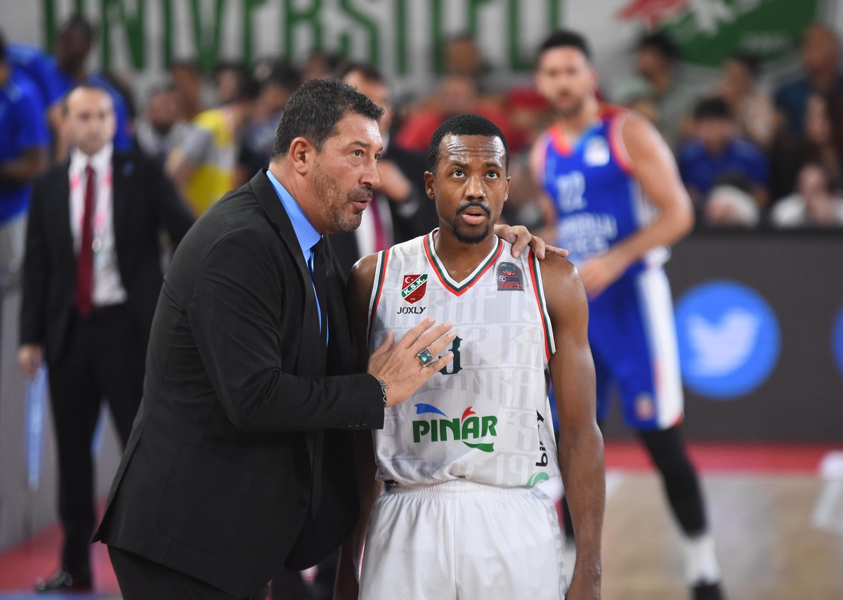 Ufuk Sarıca, Erokspor\'da Eski Oyuncularıyla Buluştu