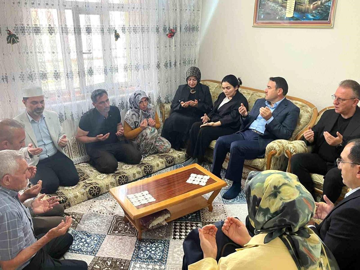 Vali Işın\'dan Taziye Ziyareti