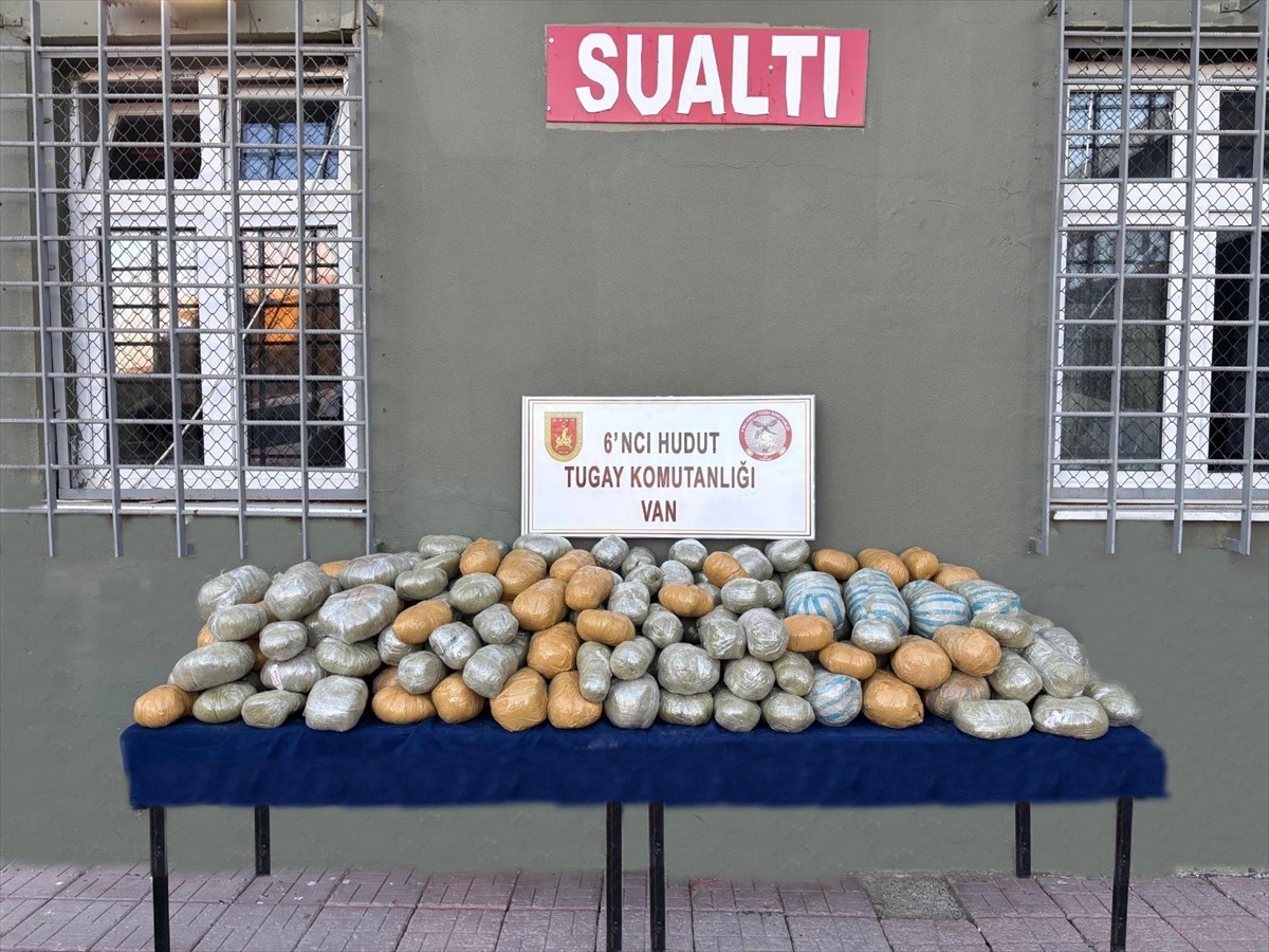 Van\'da Sınırda Uyuşturucu Ele Geçirildi