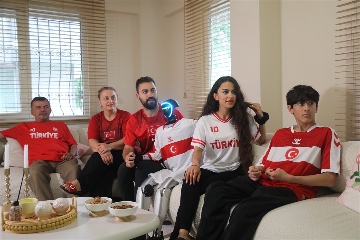 Türkiye\'nin İlk Robot Taraftarı: CANİKMAN