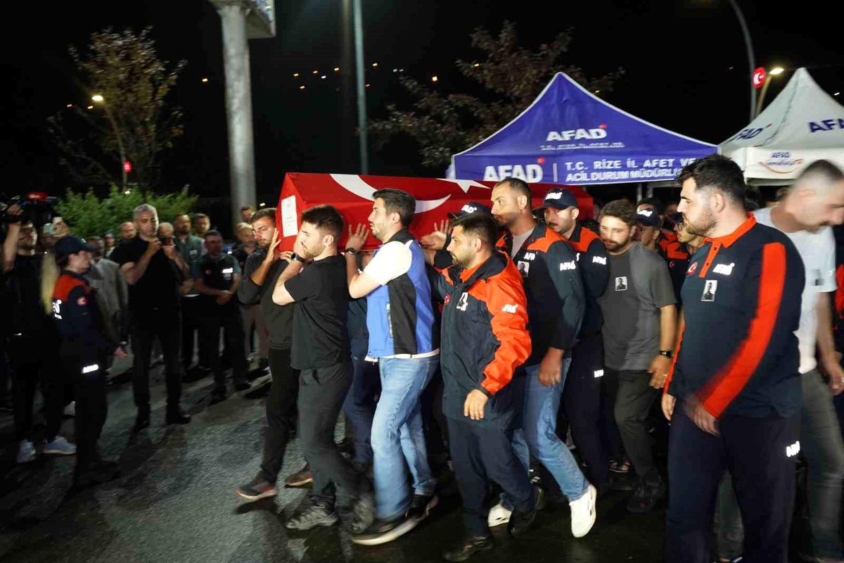 Arama-Kurtarma çalışmalarında hayatını kaybeden AFAD personeli için Rize\'de tören düzenlendi