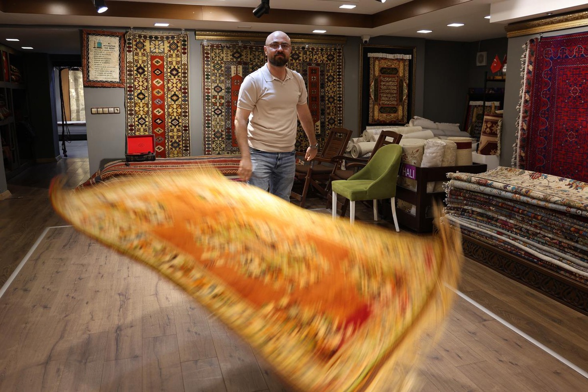 Yere sermeye kıyamıyorlar! Servet değerindeki halıları kasada saklıyorlar